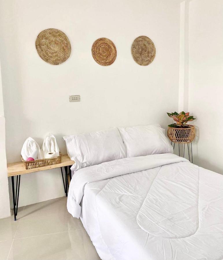 Best Studio Flat W/ Netflix Near Airport And Beach! Lapu-Lapu City Dış mekan fotoğraf